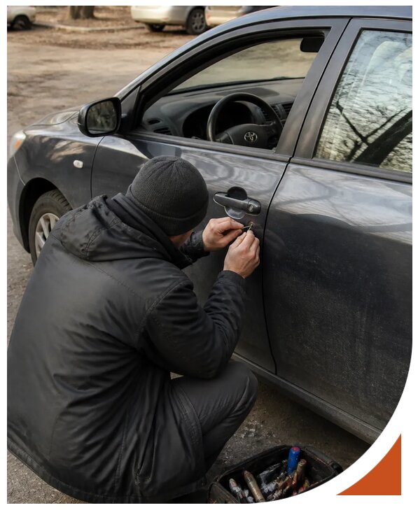 Профессиональное вскрытие автомобиля Тойота без повреждений в Березниках